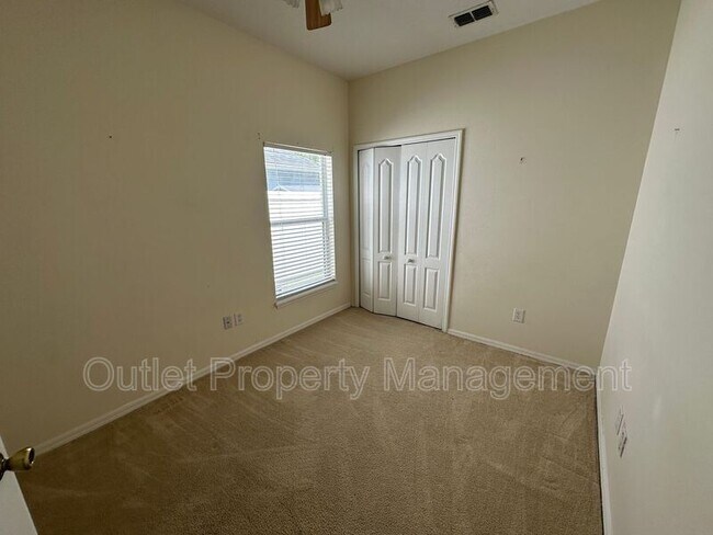 Building Photo - 4749 Waterside Pointe Cir