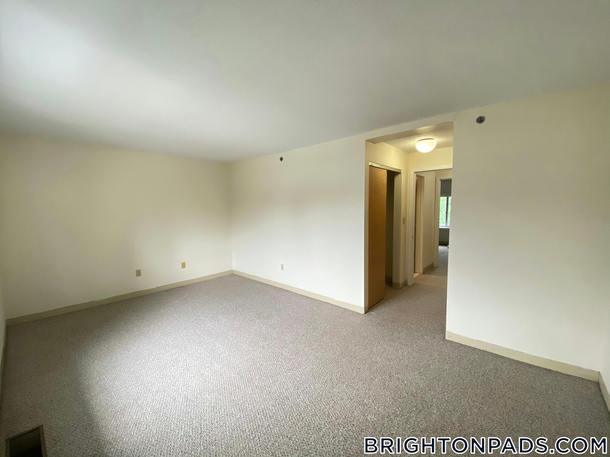 Building Photo - 140 N Beacon St