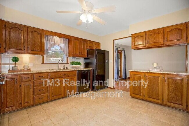 Building Photo - 506 S 17th St