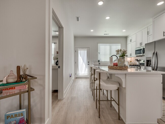 Building Photo - 1640 N Leverett Ave