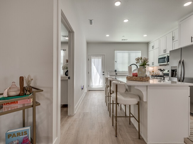 Building Photo - 1676 N Leverett Ave