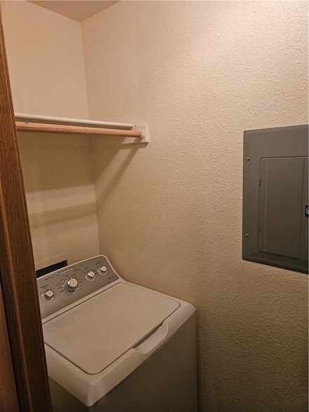 Building Photo - 212 Sadie Ln