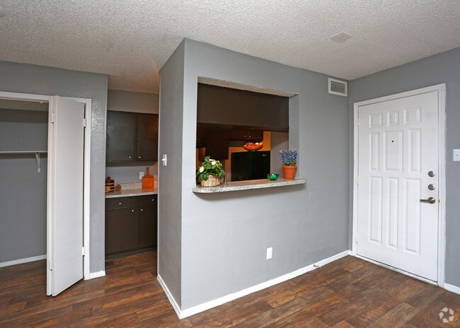 1BD,1BA - 660 SF - Luna