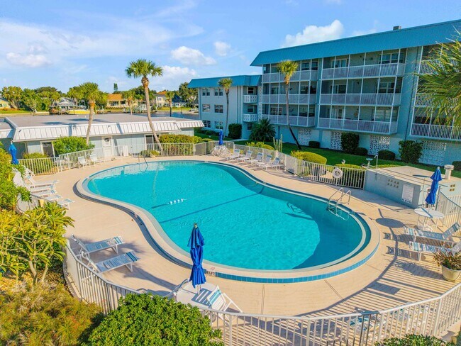 Building Photo - New Smyrna 2BD/2BA Beach Condo in Waterfront Community!