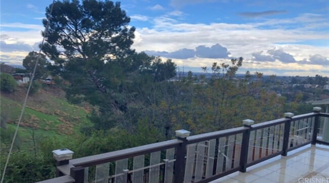 Building Photo - 5128 Llano Dr