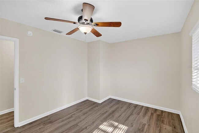 Building Photo - 311 NE 5th St