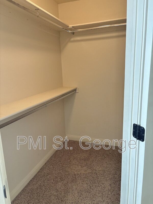 Building Photo - 340 1425 N St