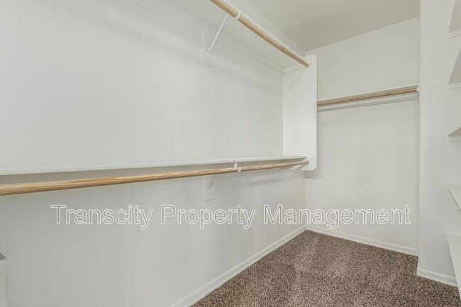 Building Photo - 1402 S Newberry Ln