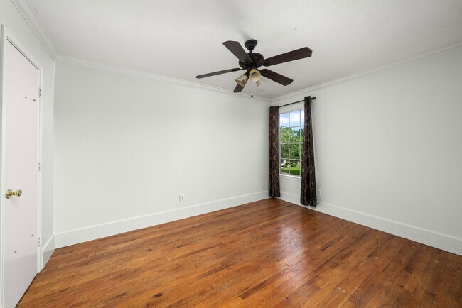Building Photo - 11607 Zarroll Dr