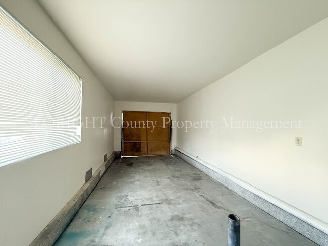 Building Photo - AVAILABLE OCTOBER - 2 Bedroom / 1.5 Bath Apartment in Lompoc