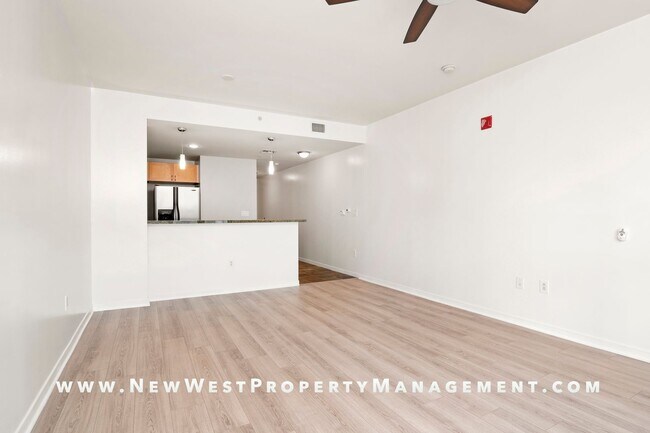 Building Photo - Spacious East Village Penthouse Studio at Metrome! Small Pet Ok! 1 Parking Space Included!