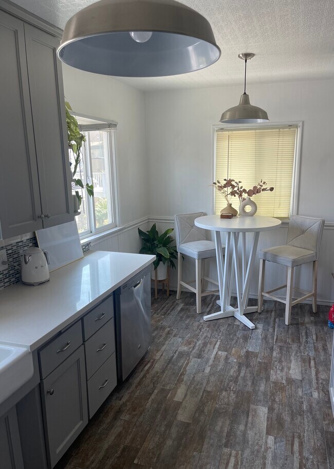 Spacious enough for a dinette - 1144 Manhattan Ave