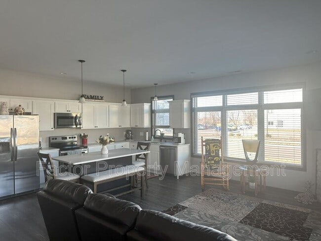 Building Photo - 312 Prairie Rose Trl