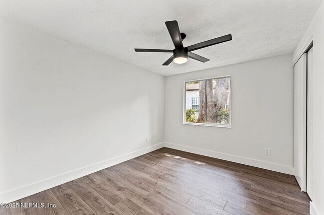 Building Photo - 2348 Sherrington St