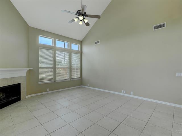 Building Photo - 1041 Crystal Lake Dr