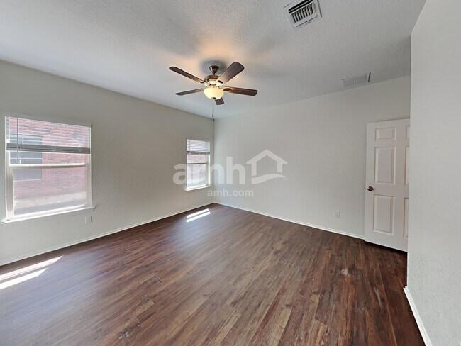 Building Photo - 412 Saddlehorn Way