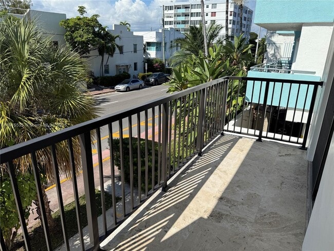 Building Photo - 7915 Harding Ave