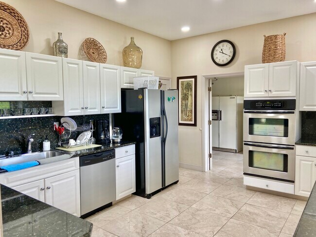 Building Photo - 6650 Sunset Way
