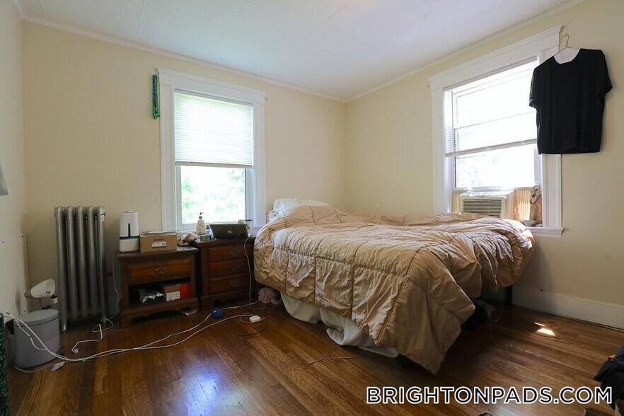 Building Photo - 102 Nonantum St