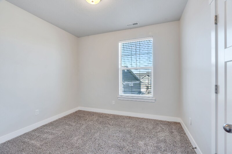 Building Photo - 1747 N Exchange Park Rd