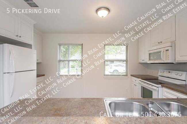 Building Photo - 5 Pickering Dr