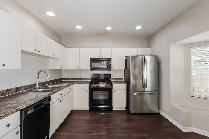 Building Photo - 11116 Newbridge Dr