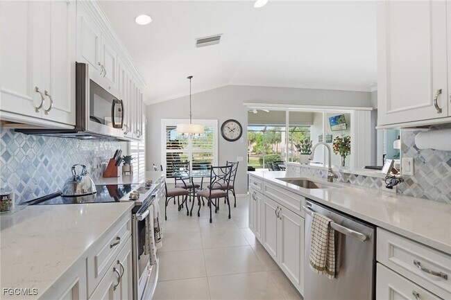Building Photo - 11041 Iron Horse Way