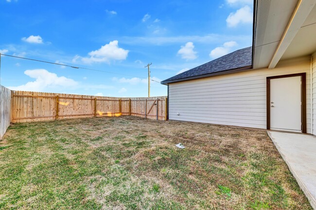 Building Photo - 311 Ravens Crst Dr