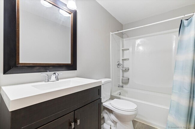 Building Photo - 3 Alscot Dr
