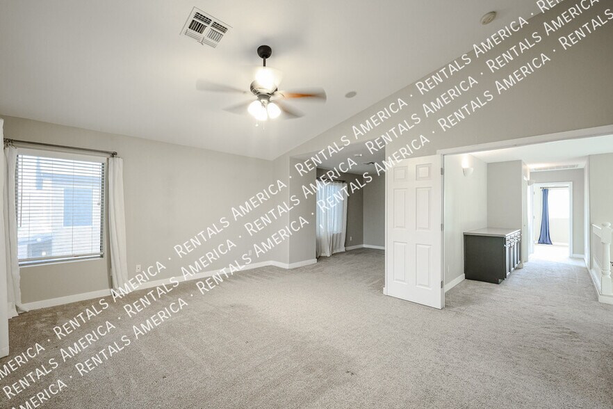 Building Photo - 2305 E Cherry Hills Pl