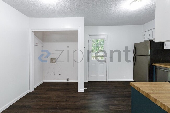 Building Photo - 626 Netherlands Dr