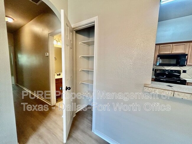 Building Photo - 1421 Piedmont Dr