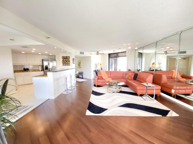 Building Photo - 5950 Pelican Bay Plaza S