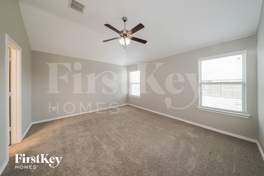 Building Photo - 2513 Weatherford Heights Dr