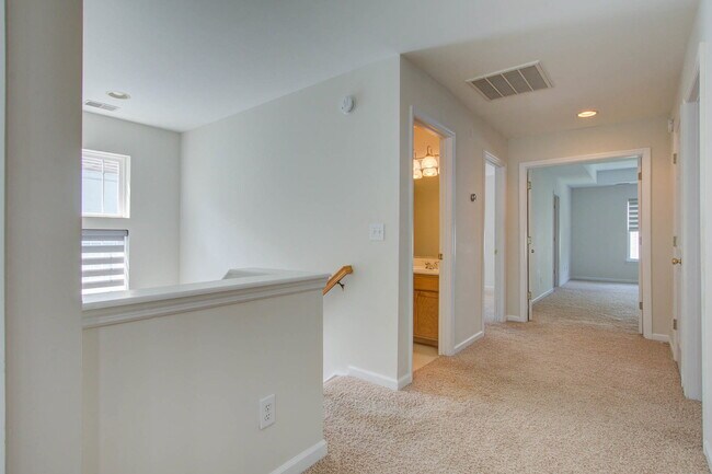 Building Photo - 2217 Daniel Island Dr