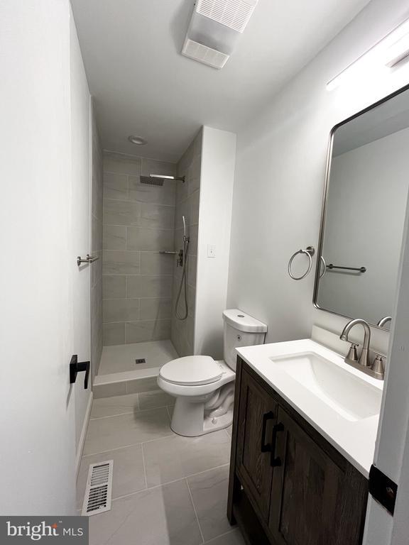 Building Photo - 719 Hunters Run