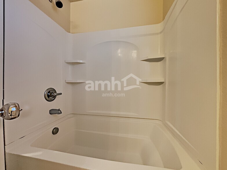 Building Photo - 1160 Paradise Safari Dr