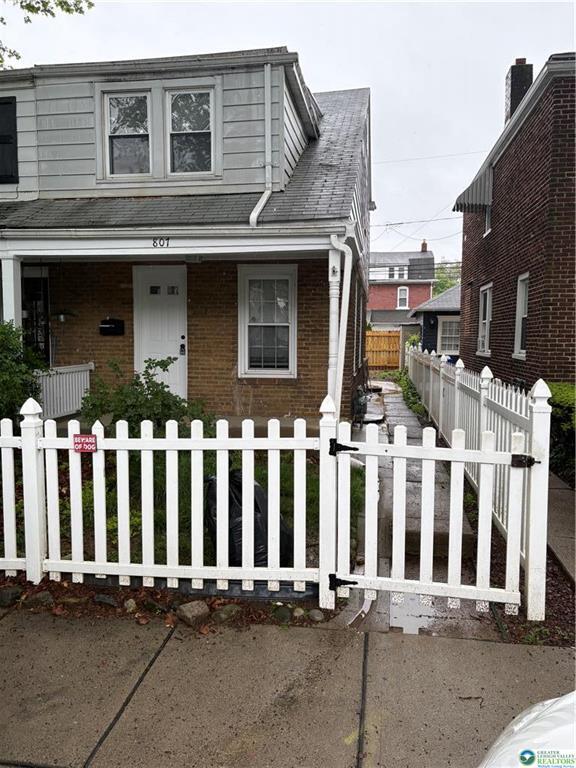 Building Photo - 807 Dellwood St