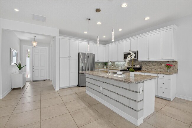 Building Photo - 8101 Ironstone Dr