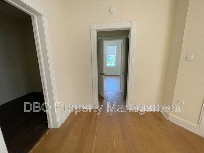 Building Photo - 262 Morton Ave