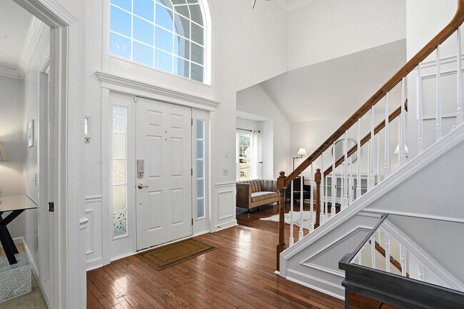 Building Photo - Stunning Home in Desirable Lochmere Community - SHORT TERM LEASE OPTIONS AVAILABLE