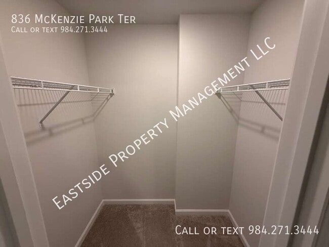 Building Photo - 836 McKenzie Pk Ter