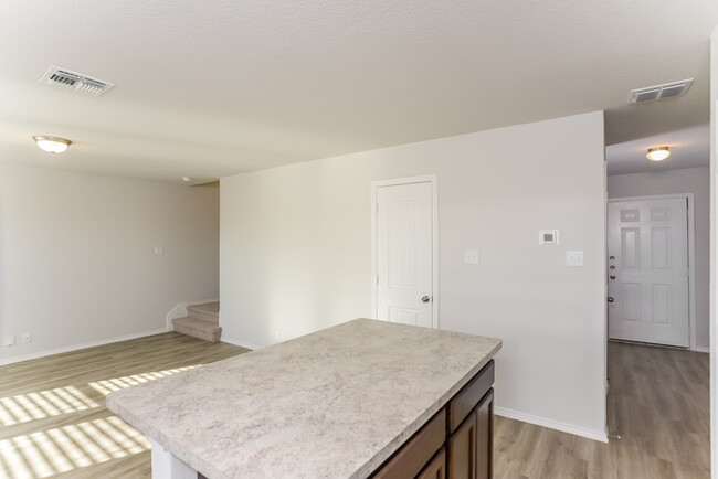 Building Photo - Somerset Trails - 3743 Somers Crest, San A...