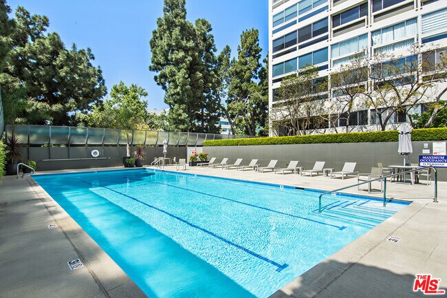 Building Photo - 2222 Ave of the Stars