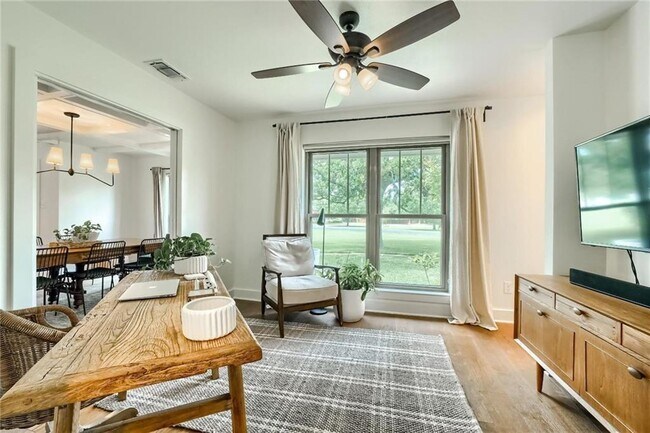 Building Photo - 1524 Sheridan Trail