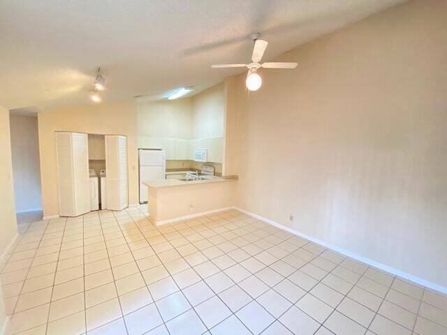 Building Photo - 1157 Hyacinth Pl