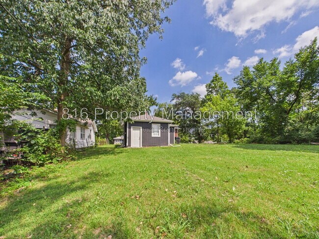 Building Photo - 7924 Agnes Ave