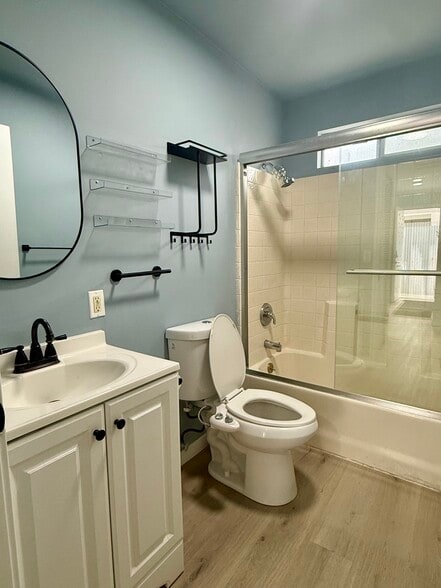 Building Photo - 6006 S Wilton Pl