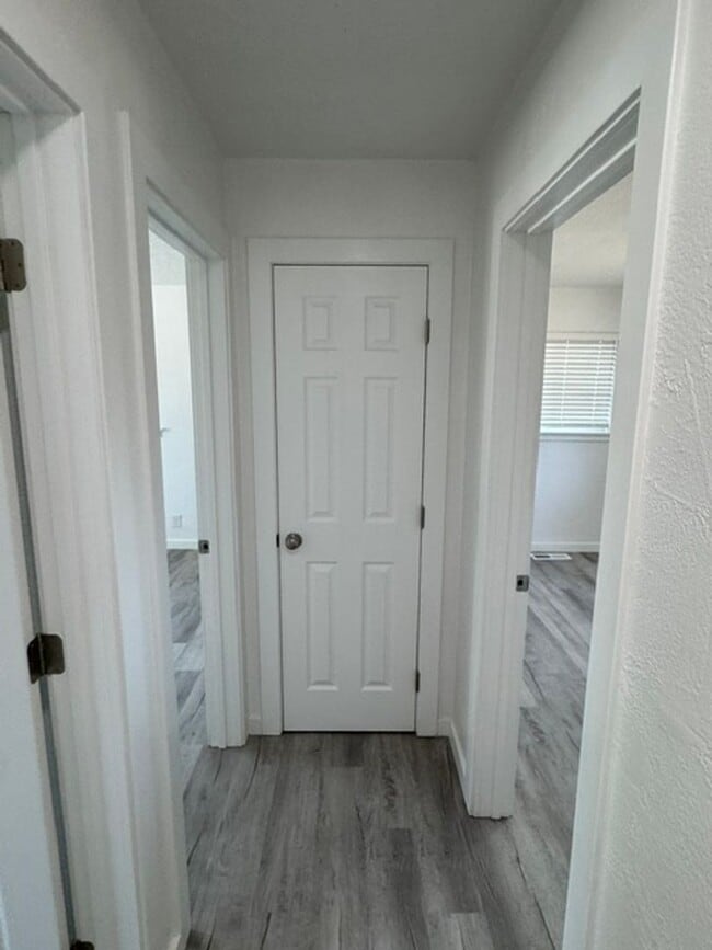 Building Photo - FULLY REMODELED 3 BEDROOM SINGLE FAMILY HOME