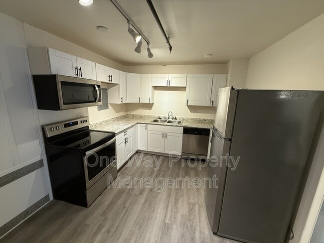 Building Photo - 1012 8th St